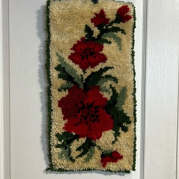 Vintage Latch Hook Rug Wall Art, red florals, Woven Fibre Wall Hanging - Picture 1 of 8